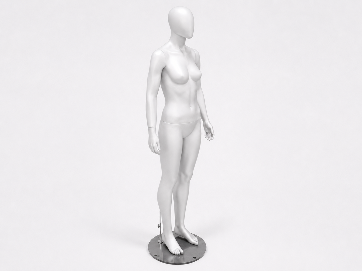 XT lady mannequin in a straight flat-foot pose